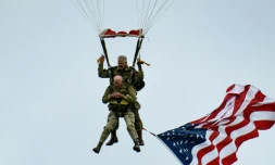 A 97 ans, le vétéran Tom Rice réédite son saut du 6 juin 1944