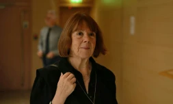 Gisèle Pelicot arrive au palais de justice d'Avignon le 13 décmbre 2024 pour le procès de son ancien époux Dominique Pelicot, accusé de l'avoir droguée, violée et fait violer par des inconnus recrutés sur internet pendant une décennie
