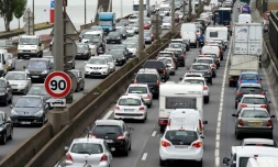 En ce premier jour des vacances d'hiver, Bison FutĂ© voit rouge en Auvergne-RhĂŽne-Alpes et les conducteurs devront ĂȘtre particuliĂšrement vigilants dans la Loire et le RhĂŽne oĂč des vents violents sont attendus Ă la mi-journĂ©e