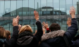Le personnel d'iTélé vote pour reconduire la grève le 7 novembre 2016 à Boulogne-Billancourt
