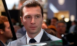 Le président du Rassemblement national Jordan Bardella visite le Mondial de l'auto, le 16 octobre 2024 à Paris