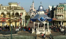 Vue sur Disneyland Paris à Marne-la-Vallée, près de Paris, le 16 mars 2017