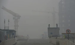 Epaisse couche de brouillard provenant de la pollution à Pékin, le 22 décembre 2015