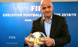 Le président de la Fifa Gianni Infantino en conférence de presse, le 27 février 2019 à Rome