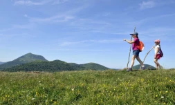 Vue sur le Puy du Pariou depuis le Puy de Dôme