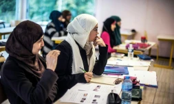 Le port du foulard islamique à l'université, nouveau sujet de débat 