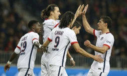 Zlatan Ibrahimovic et ses coéquipiers après le 1er but du Suédois contre Nice à l'Allianz Riviera, le 4 décembre 2015