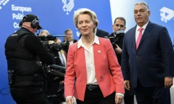 La présidente de la Commission européenne Ursula von der Leyen arrive au sommet de la Communauté politique européenne à Budapest le 7 novembre 2024