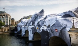 Le Pont Neuf à Paris totalement transformé par l'artiste JR, le 21 mai 2026