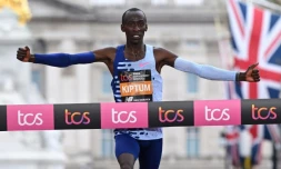 Kelvin Kiptum remporte la course masculine du marathon de Londres, le 23 avril 2023