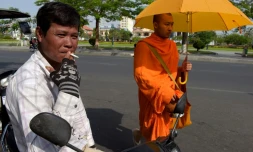 Un taxi attend un client à Phnom Penh, au Cambodge, le 31 janvier 2017