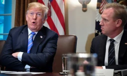 Le président américain Donald Trump et son secrétaire adjoint à la Défense, Patrick Shanahan, qui doit remplacer Jim Mattis dès le 1er janvier 2019 comme chef du Pentagone