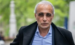 Le prédicateur suisse Tariq Ramadan arrive au palais de justice de GenÚve le 24 mai 2023, pour le verdict de son procÚs pour "viol et contrainte sexuelle"