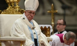 Le pape François lors de la messe le 1er janvier 2016 à la Basilique Saint-Pierre à Rome