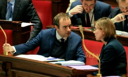 Le Premier ministre Sébastien Lecornu s'entretient avec la ministre chargée des Comptes publics Amélie de Montchalin à l'Assemblée nationale, à Paris, le 31 octobre 2025