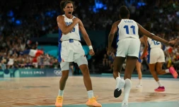 La joueuse de l'équipe de France féminine de basket Janelle Salaün contre la Belgique en demi-finale des JO de Paris, le 9 août 2024 à la Bercy Arena