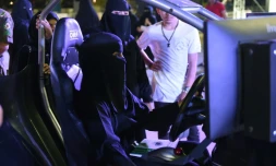Une femme saoudienne dans un simulateur de conduite, le 21 juin 2018 à Riyad
