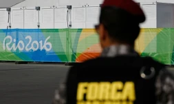 Patrouille devant un site des Jeux olympiques de Rio, le 23 juillet 2016