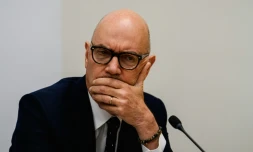 Le ministre français de l'Economie, Roland Lescure, tient une conférence de presse à Paris, le 6 mai 2026