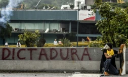 Des heurts entre manifestants et policiers à Caracas, au Venezuela, le 20 avril 2017