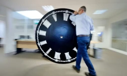 Le taux d'emploi des seniors a fortement augmenté ces 15 dernières années: pour les 55-64 ans, il est passé de 37,9% au début de 2008 à 48,9% à la fin de 2015