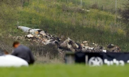 Les débris d'un avion de combat israélien F-16 qui s'est écrasé dans le Kibboutz de Harduf dans le nord d'Israël, aprÚs avoir essuyé des tirs lors de raids contre des cibles en Syrie, par la défense antiaérienne syrienne, le 10 février 2018