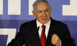 Le Premier ministre israélien Benjamin Netanyahu s'exprime lors d'une déclaration télévisée le 28 février 2019 à sa résidence à Jérusalem pour dénoncer comme relevant d'une "chasse aux sorcières" la perspective d'être inculpé pour corruption