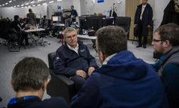 Le président du CIO Thomas Bach lors de sa visite au bureau de l'AFP aux JO, le 12 février 2018 à Pyeongchang