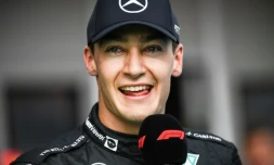 Le Britannique George Russell après avoir obtenu la pole position du GP de Hongrie de F1, le 30 juillet 2022 à Mogyorod, près de Budapest  