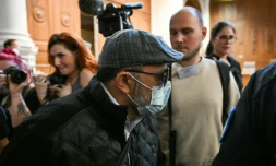 L'accusé Husamettin Dogan à son arrivée à la cour d'appel de Nîmes, dans le Gard, le 8 octobre 2025