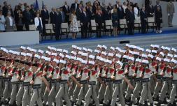 La Légion étrangère passe devant Donald Trump lors du traditionnel défilé militaire du 14 juillet à Paris en 2017