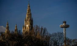 Le Rathaus, bĂątiment officiel de la ville de Vienne qui sert de siĂšge Ă la fois au conseil municipal et au Landtag de l'Ătat de Vienne
