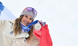 Emily Harrop médaillée d'argent en ski-alpinisme à Bormio lors des Jeux de Milan Cortina, le 19 février 2026 