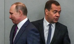 Le président russe Vladimir Poutine et son Premier ministre Dmitri Medvedev à Moscou le 8 mai 2018