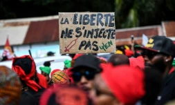Manifestation contre les mesures sanitaires à Pointe-à-Pitre, en Guadeloupe, le 27 novembre 2021
