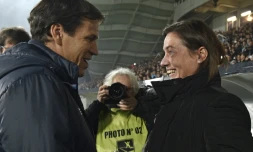 L'entraîneur de l'OM Rudi Garcia avec son homologue clermontoise Corinne Diacre, le 26 octobre 2016 lors du match de Coupe de la Ligue à Clermont-Ferrand