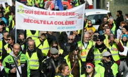 Des "gilets jaunes" défilent le 23 mars 2019 à Saint-Brieuc