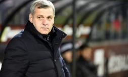 L'entraîneur de l'OL Bruno Genesio, le 3 décembre 2016 lors d'un match de Ligue 1 à Metz, le 3 décembre 2016