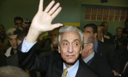 L'opposant algérien Hocine Aït-Ahmed, le 31 octobre 2004 à Alger 