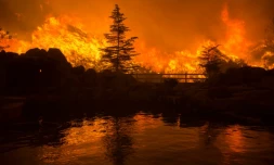 Incendie le 23 juillet 2016 Ă Santa Clarita en Californie