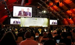 Réunion des participants à la conférence sur le climat au Bourget prÚs de Paris, le 9 décembre 2015