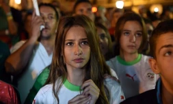 Des femmes en Algérie assistent à la diffusion sur grand écran d'un match de football lors de la Coupe du monde 2014,  le 1er juillet 2014