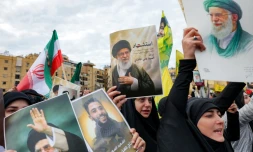 Rassemblement dans la banlieue sud de Beyrouth en hommage au guide suprême iranien Ali Khamenei, le 1er mars 2026 au Liban