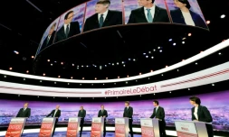 Vue générale du plateau de TF1 lors du débat télévisé entre les candidats à la primaire du PS, le 12 janvier 2017 à la Plaine-Saint-Denis