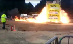 Dix-huit personnes ont été blessées samedi, dont cinq gravement parmi lesquelles un enfant, dans une spectaculaire explosion survenue durant un carnaval à Villepinte en Seine-Saint-Denis