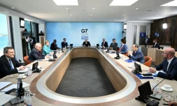 Les dirigeants du G7 réunis autour du Premier ministre britannique Boris Johnson à Carbis Bay le 12 juin 2021