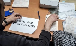 Enregistrement d'une procuration avant l'élection présidentielle de 2012 à Lyon le 11 avril 2012