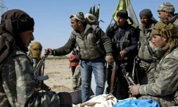 Des combattants arabo-kurdes soutenus par les Etats-Unis, aux abords de Deir Ezzor, en Syrie, le 21 février 2017