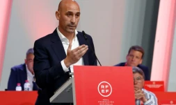 Le président de la Fédération espagnole Luis Rubiales s'exprimant devant l'assemblée extraordinaire de la RFEF, le 25 août 2023 à Las Rozas de Madrid