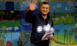 Le président argentin de centre-droit Mauricio Macri vote à Buenos Aires, le 13 août 2017